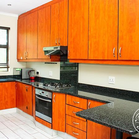 Apartamento Roseland House Self Catering Durban Exterior foto