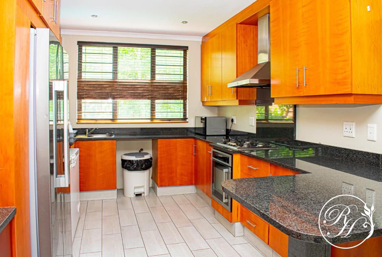 Apartamento Roseland House Self Catering Durban Exterior foto